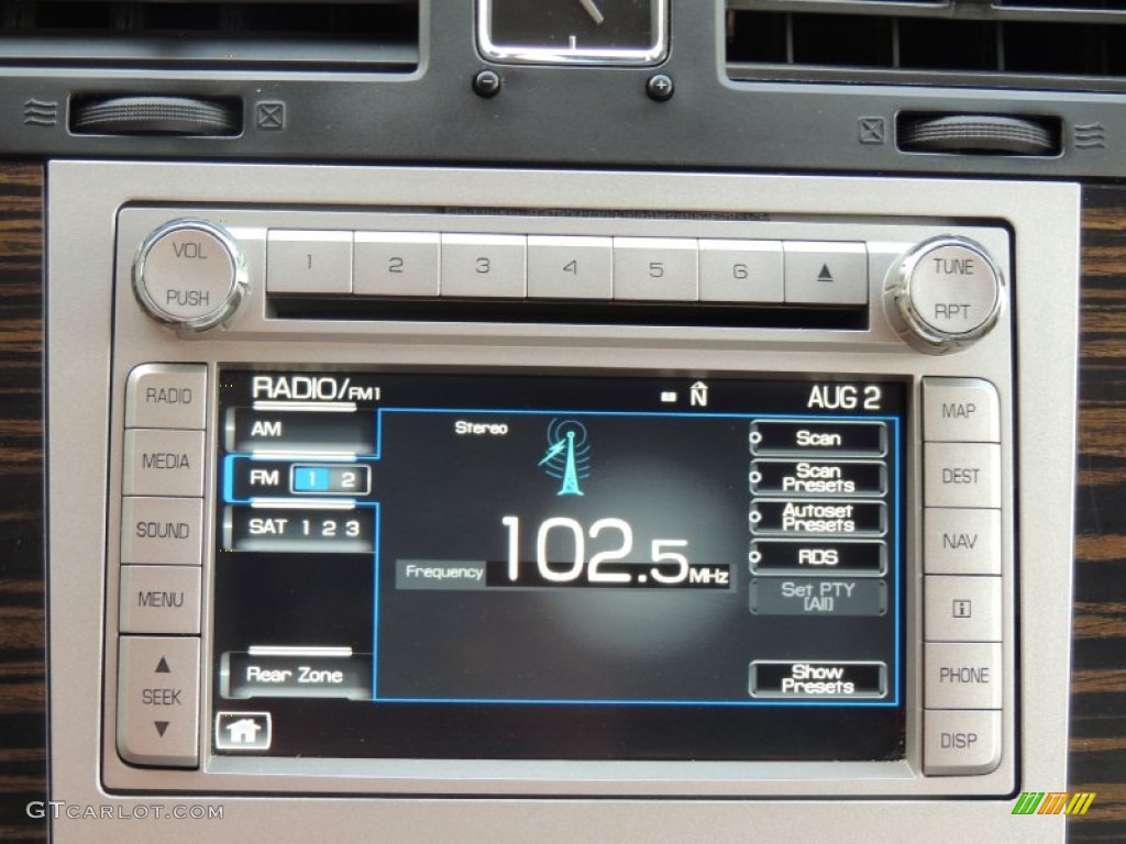 2010 Lincoln Navigator L Controls Photo #84175944