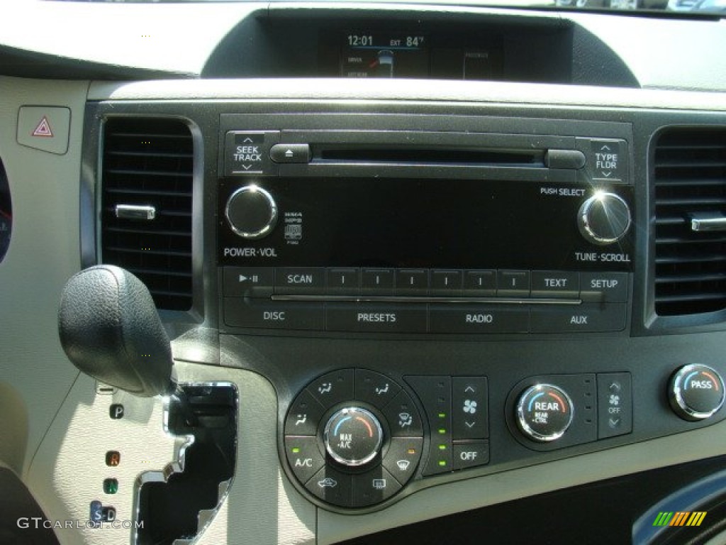 2011 Sienna LE AWD - Super White / Light Gray photo #11