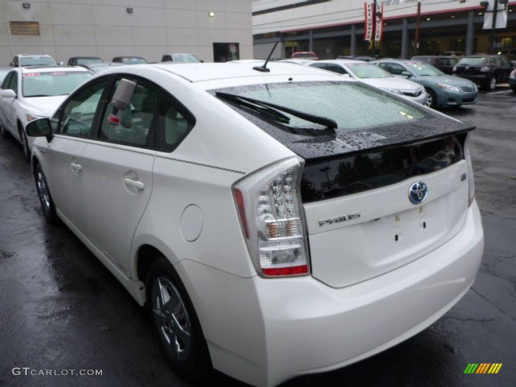 2010 Prius Hybrid II - Blizzard White Pearl / Dark Gray photo #13