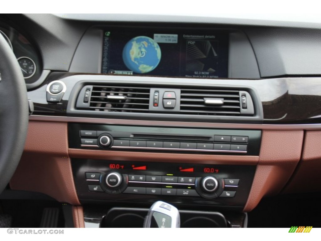 2013 BMW 5 Series 528i Sedan Controls Photo #84180743