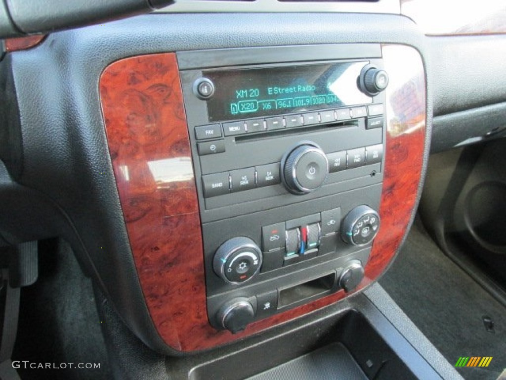 2011 Chevrolet Avalanche LS 4x4 Controls Photos