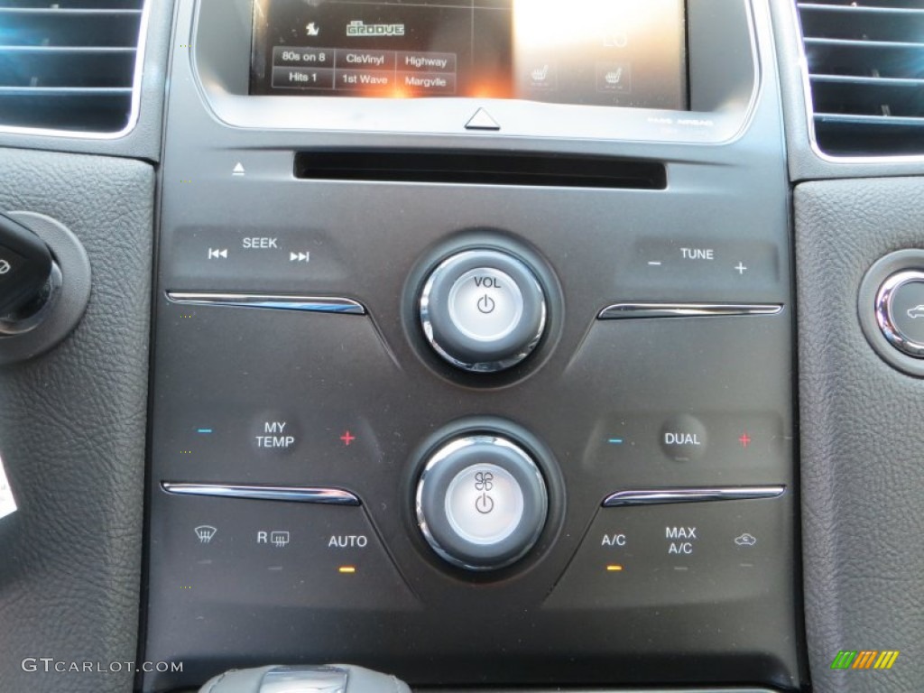 2014 Ford Taurus SEL Controls Photo #84183930