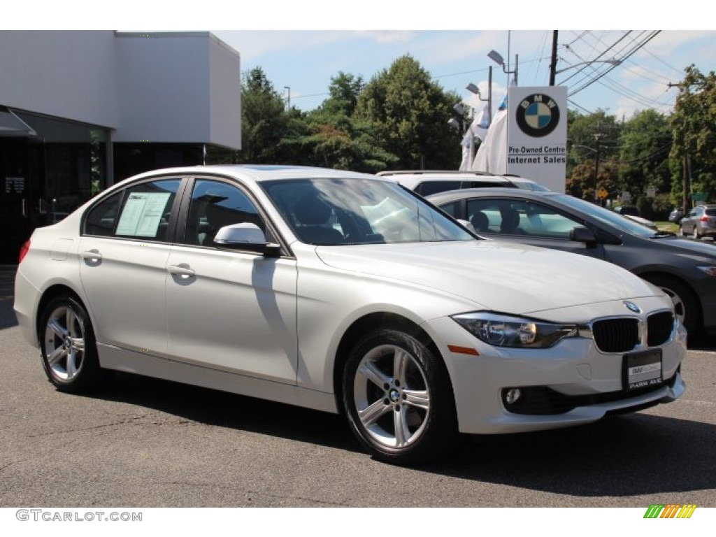 2013 3 Series 328i xDrive Sedan - Mineral White Metallic / Black photo #3