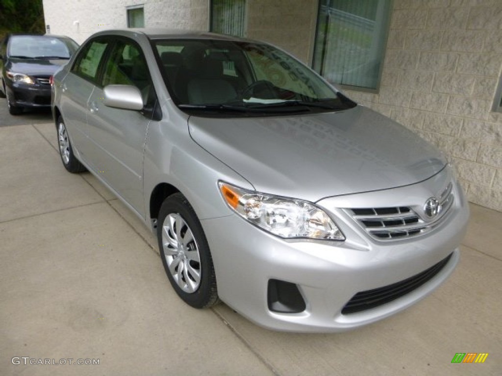 Classic Silver Metallic 2013 Toyota Corolla LE Exterior Photo #84187900