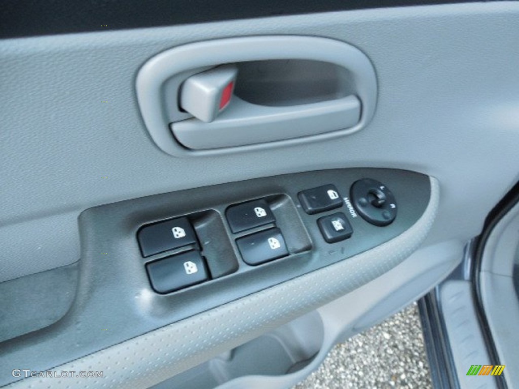 2007 Kia Rondo LX V6 Controls Photo #84190290