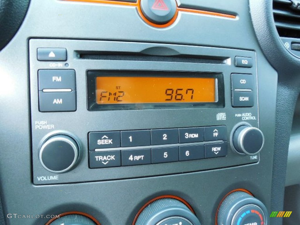 2007 Kia Rondo LX V6 Audio System Photos