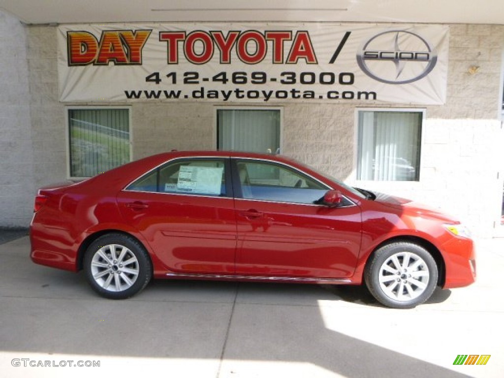 2013 Camry XLE V6 - Barcelona Red Metallic / Ivory photo #1