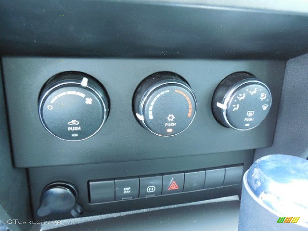 2008 Nitro SXT - Electric Blue Pearl / Dark Slate Gray/Light Slate Gray photo #21