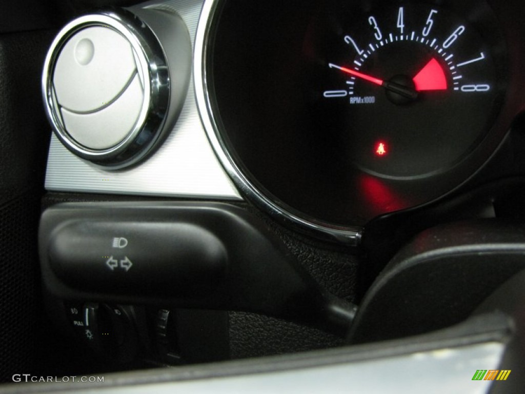 2007 Mustang GT Deluxe Coupe - Alloy Metallic / Dark Charcoal photo #16