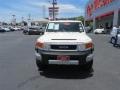 Iceberg White - FJ Cruiser 4WD Photo No. 2