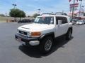 Iceberg White - FJ Cruiser 4WD Photo No. 3