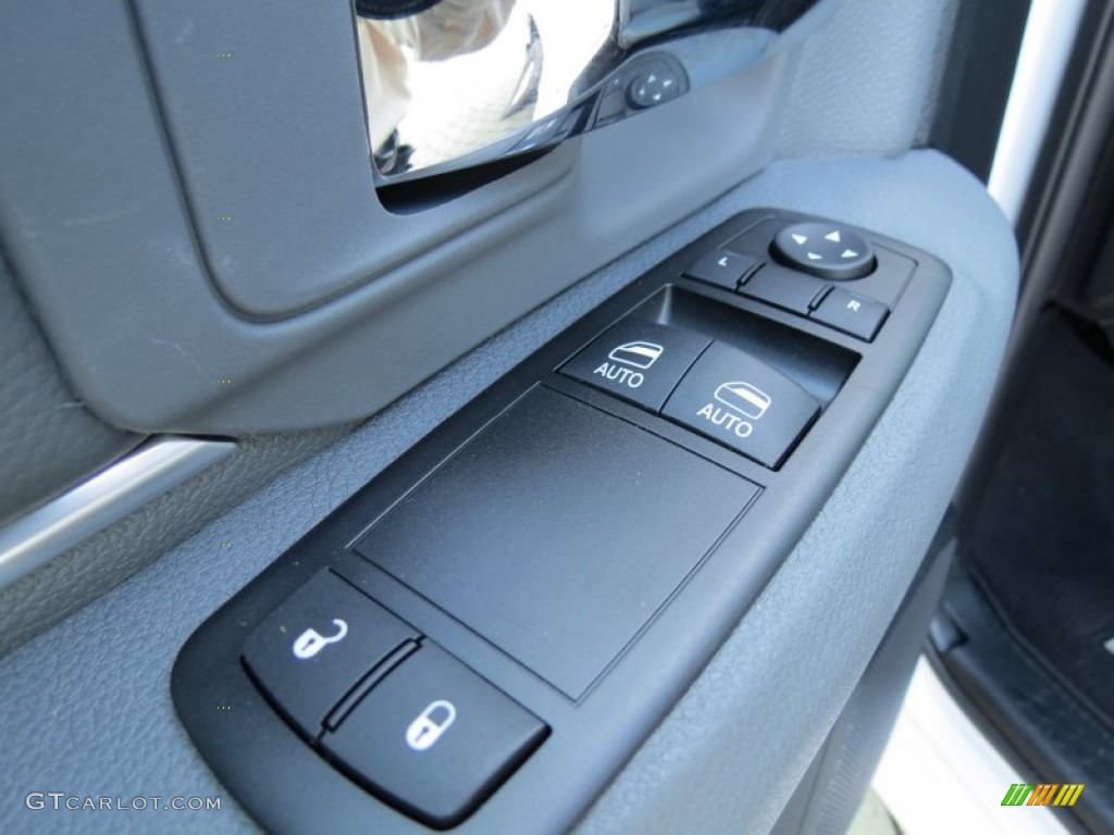 2013 Ram 1500 Tradesman Regular Cab Controls Photo #84195812