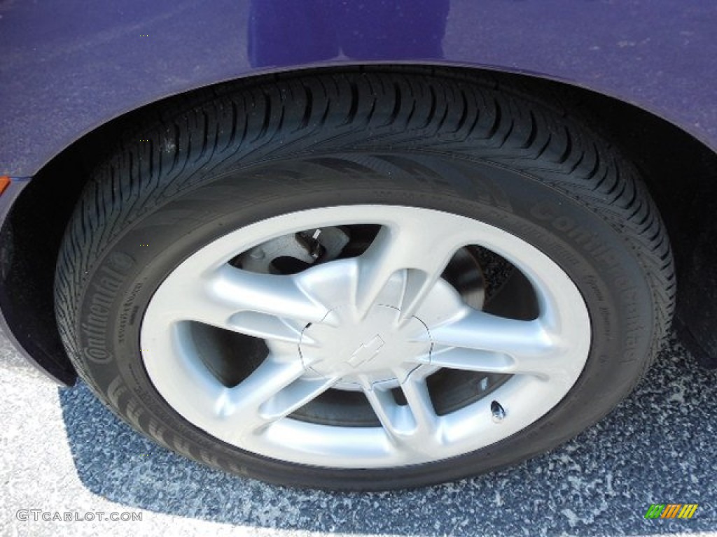 2004 Chevrolet SSR Standard SSR Model Wheel Photos