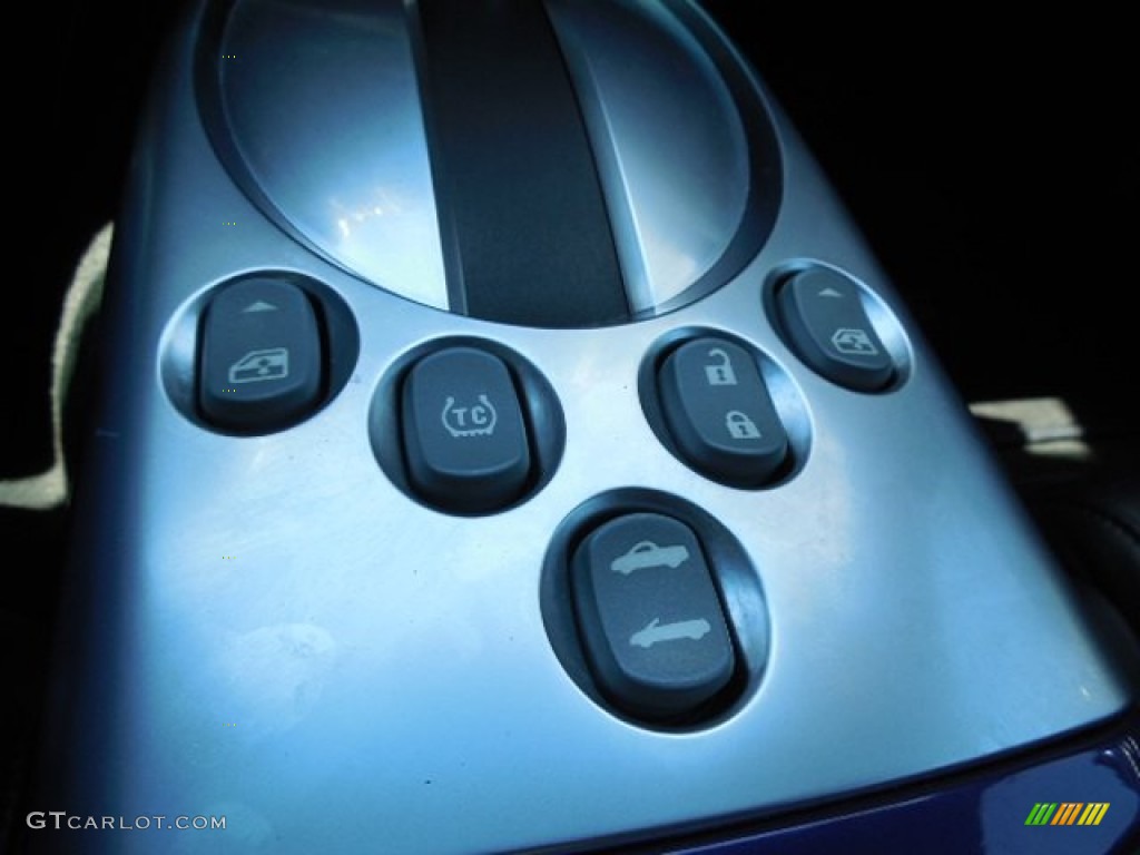 2004 Chevrolet SSR Standard SSR Model Controls Photo #84196574