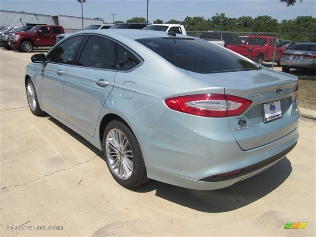 2014 Fusion Hybrid SE - Ice Storm / Dune photo #3