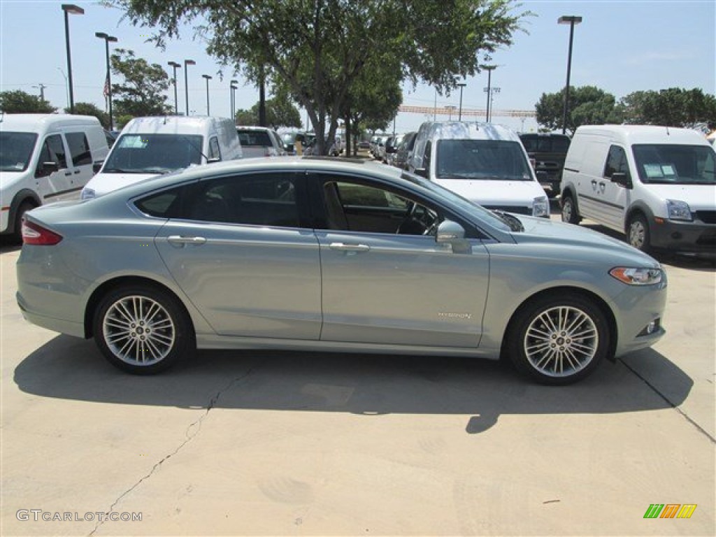 Ice Storm 2014 Ford Fusion Hybrid SE Exterior Photo #84203461