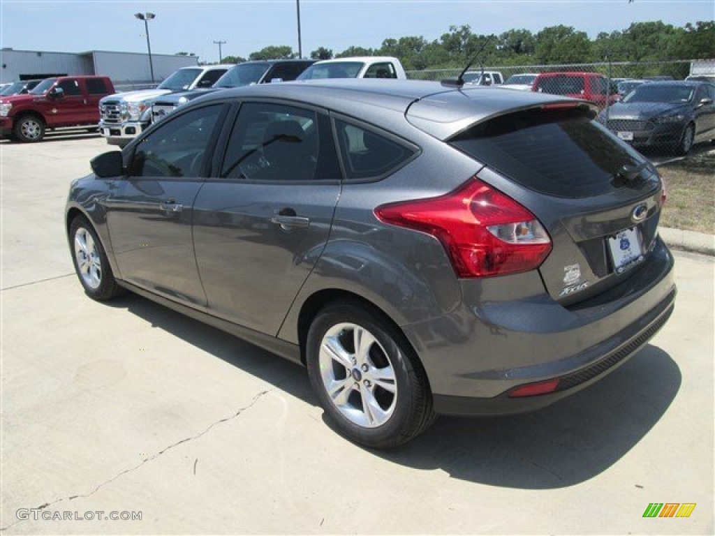 2014 Focus SE Hatchback - Sterling Gray / Charcoal Black photo #3