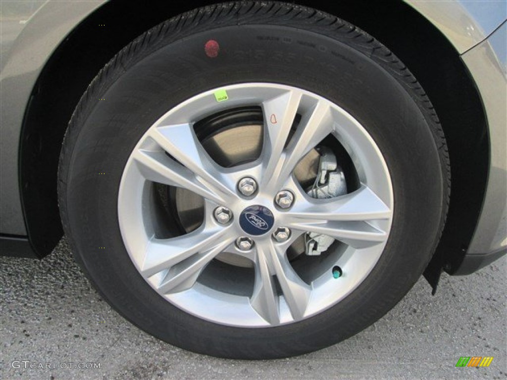 2014 Focus SE Sedan - Sterling Gray / Medium Light Stone photo #7