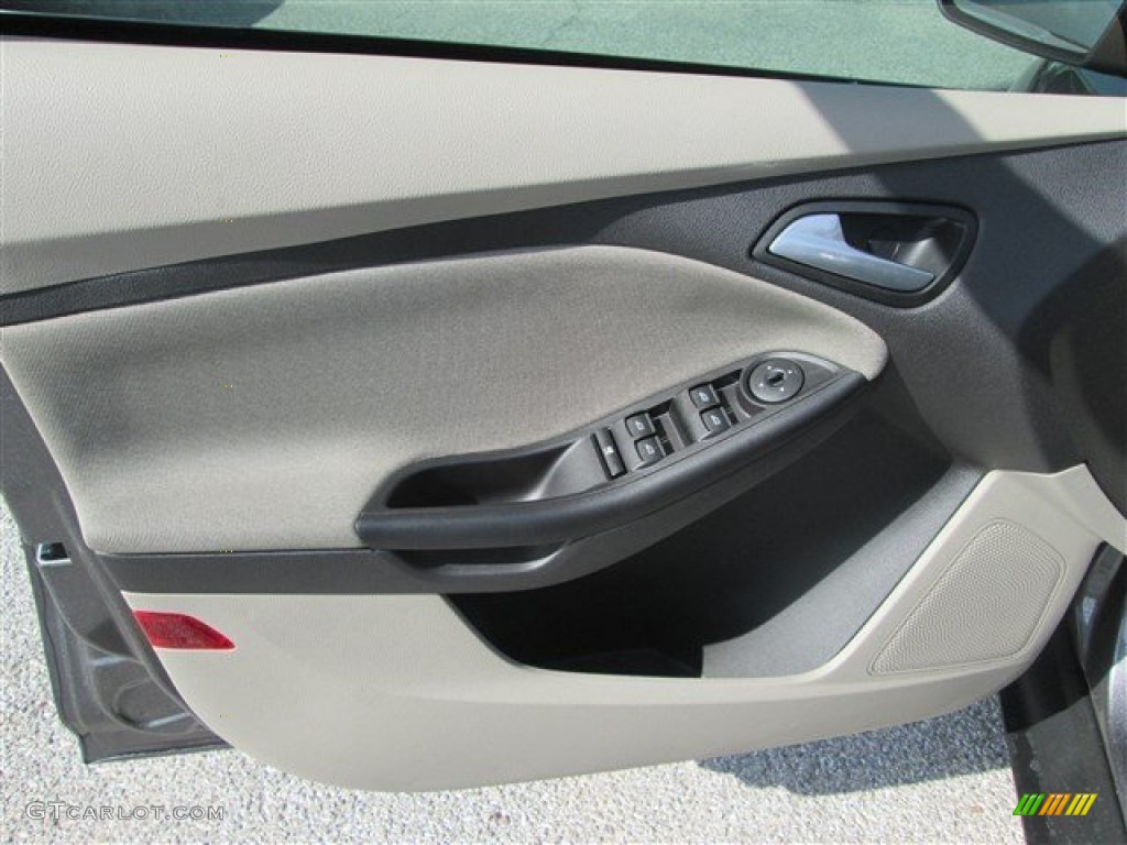 2014 Focus SE Sedan - Sterling Gray / Medium Light Stone photo #16