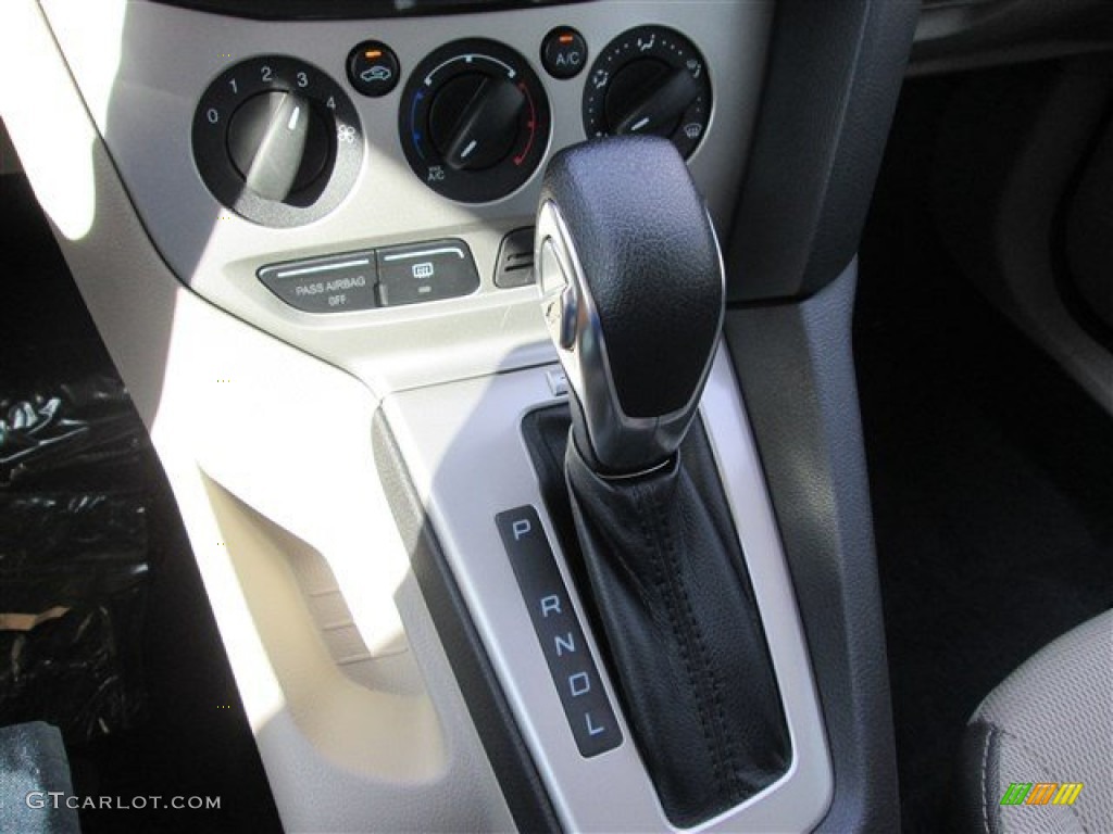2014 Focus SE Sedan - Sterling Gray / Medium Light Stone photo #21