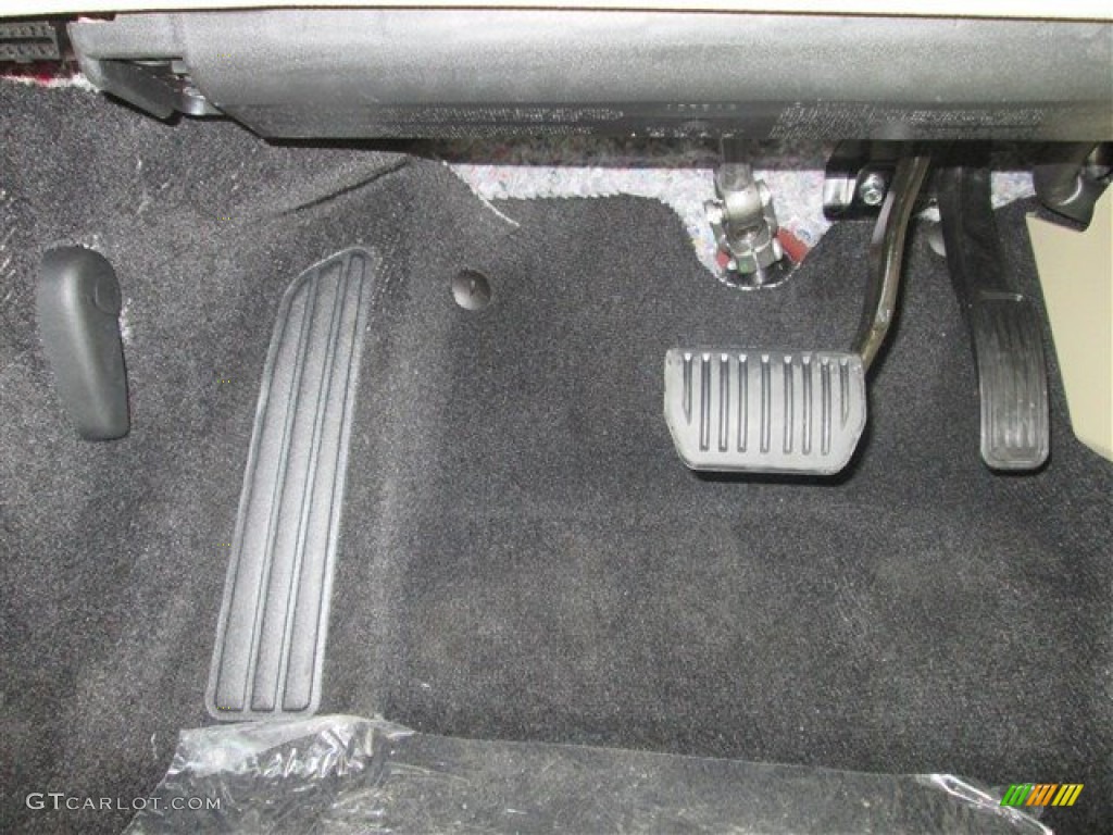 2014 Ford Fusion SE Controls Photo #84206825