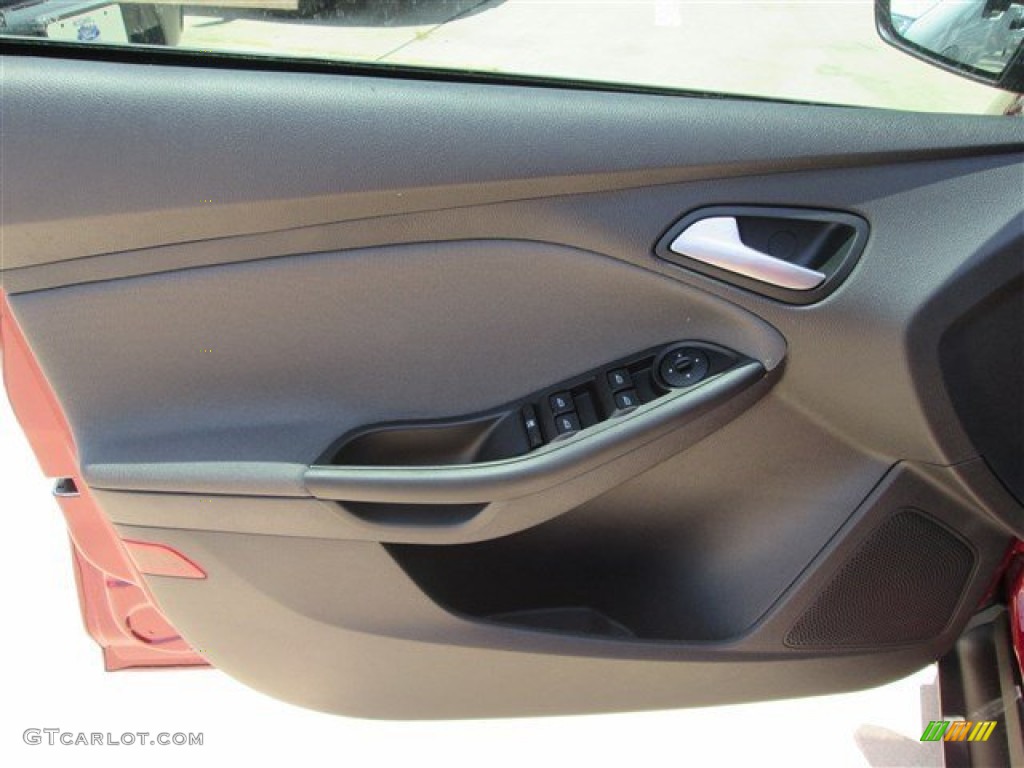 2014 Focus SE Hatchback - Ruby Red / Charcoal Black photo #17