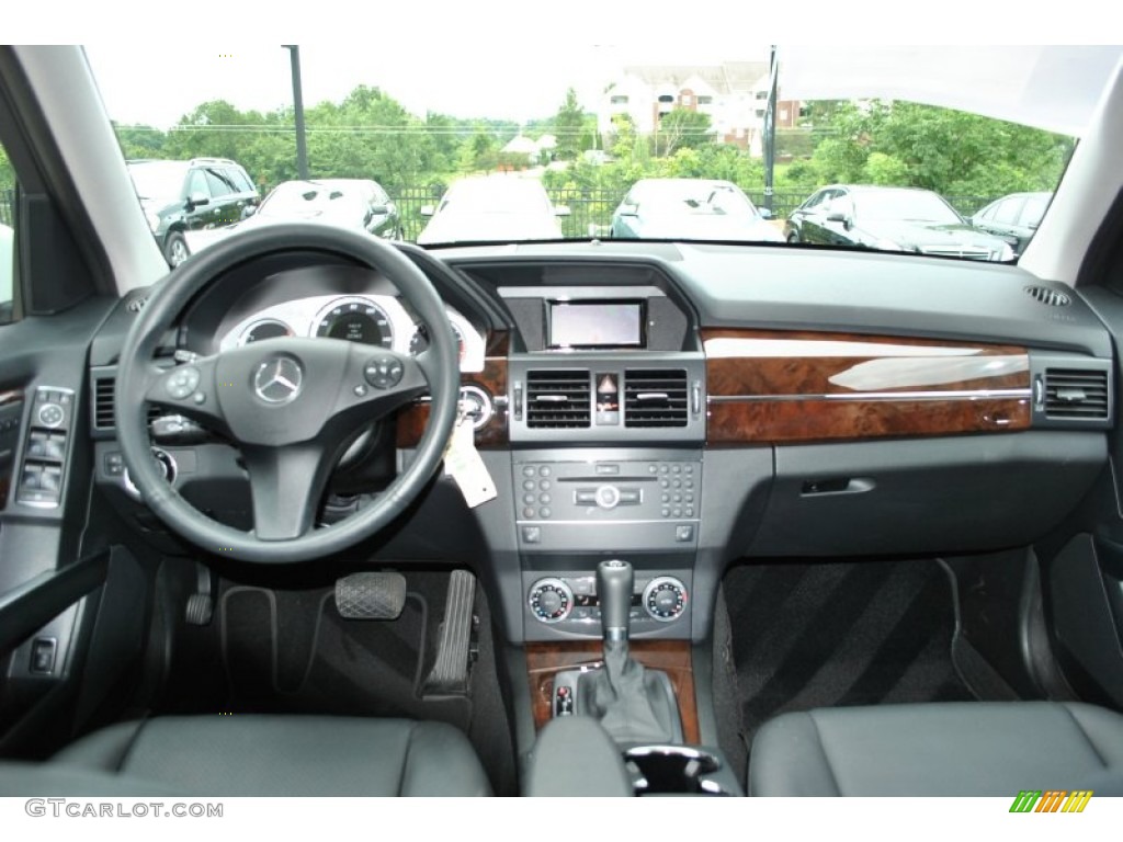 2011 Mercedes-Benz GLK 350 4Matic Dashboard Photos