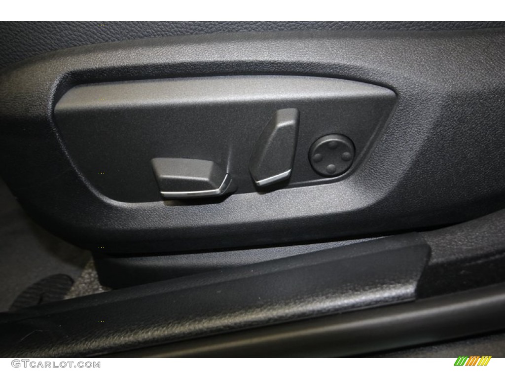 2014 BMW 5 Series 535i Sedan Controls Photo #84222569
