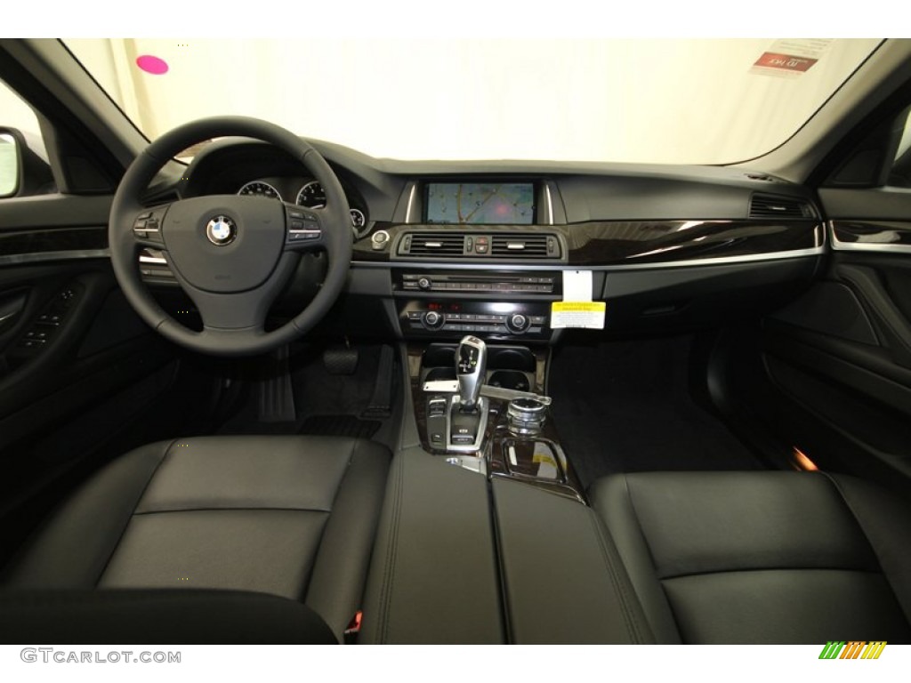 2014 BMW 5 Series 535i Sedan Black Dashboard Photo #84224798