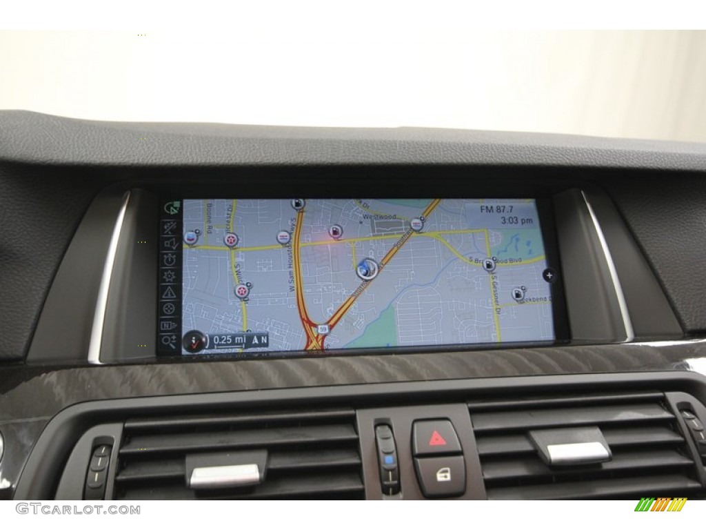 2014 BMW 5 Series 535i Sedan Navigation Photos