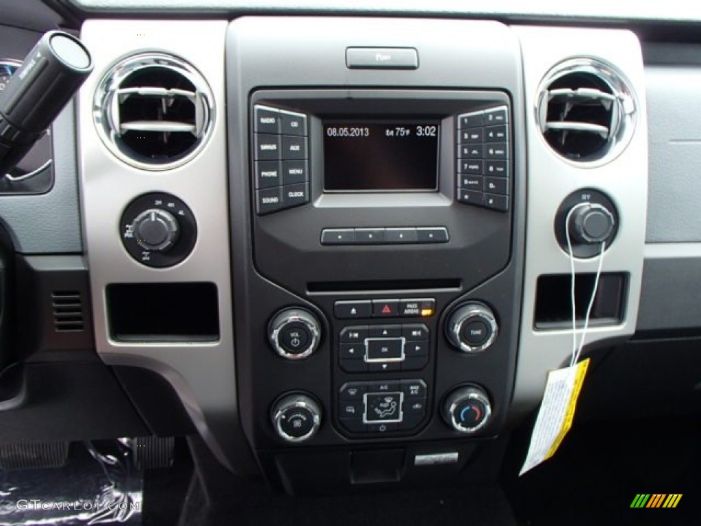 2013 F150 XLT SuperCab 4x4 - Oxford White / Steel Gray photo #16