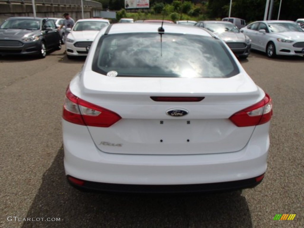 2014 Focus S Sedan - Oxford White / Charcoal Black photo #7