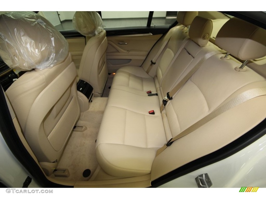 2014 BMW 5 Series 535i Sedan Rear Seat Photo #84225782