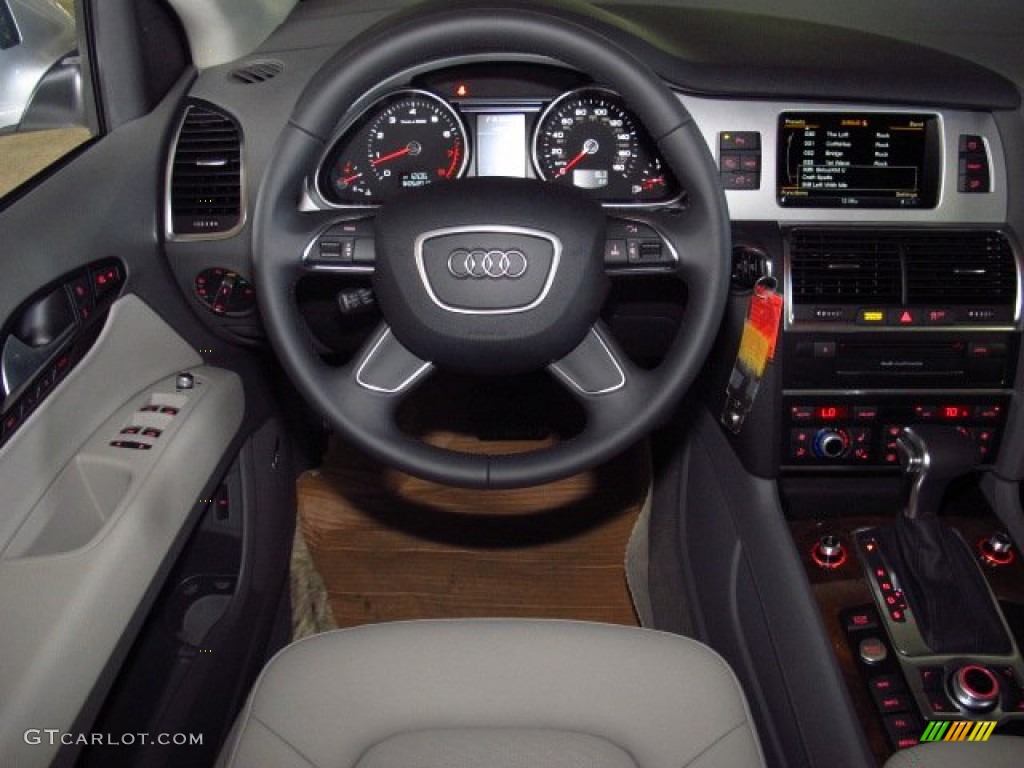 2014 Audi Q7 3.0 TFSI quattro Limestone Gray Steering Wheel Photo #84225890