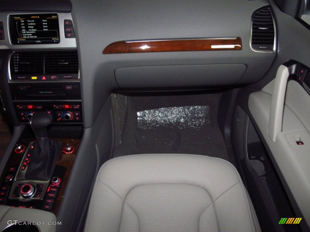 2014 Audi Q7 3.0 TFSI quattro Limestone Gray Dashboard Photo #84225908