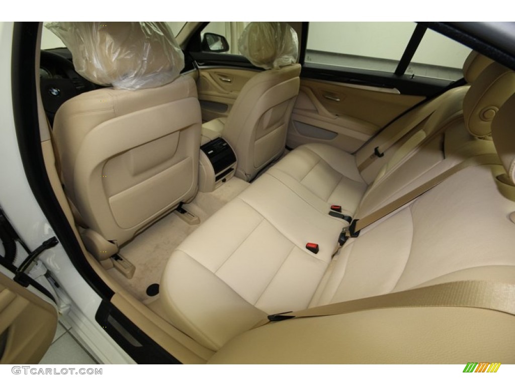 2014 BMW 5 Series 535i Sedan Rear Seat Photo #84226181