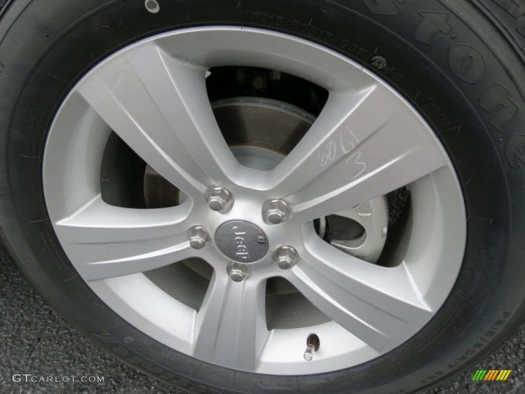 2014 Jeep Compass Latitude Wheel Photo #84228422