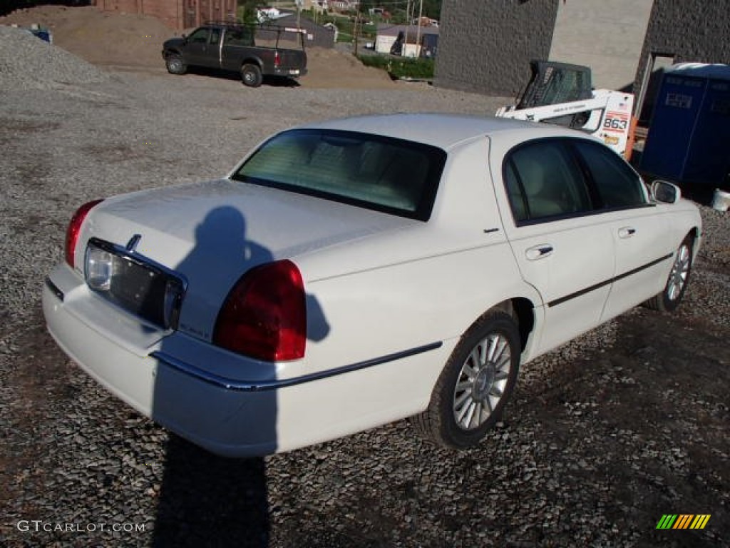 2003 Town Car Signature - Ceramic White Tri Coat / Medium Dark Parchment/Light Parchment photo #4