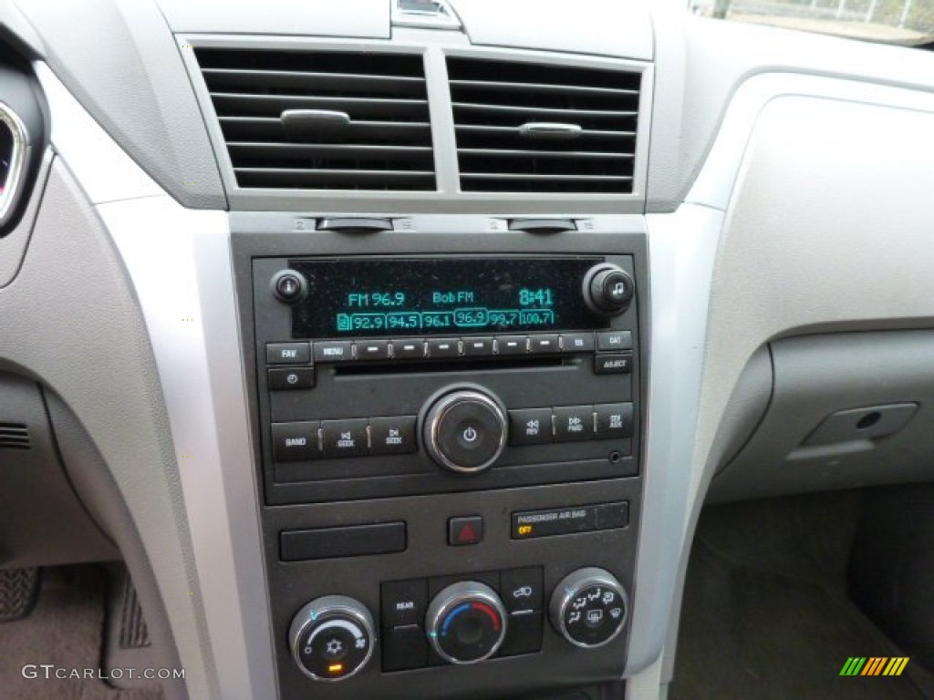 2011 Traverse LS AWD - Cyber Gray Metallic / Dark Gray/Light Gray photo #19