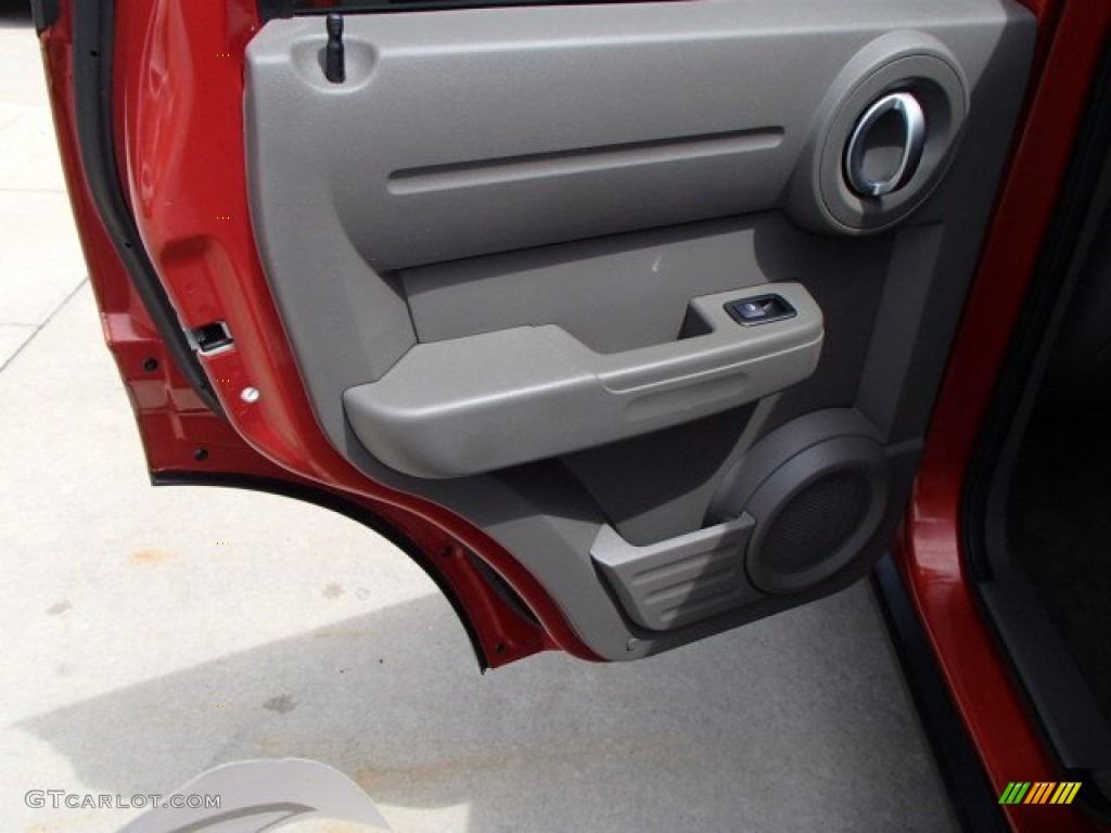 2007 Nitro SXT 4x4 - Sunburst Orange Pearl / Dark Slate Gray/Light Slate Gray photo #13