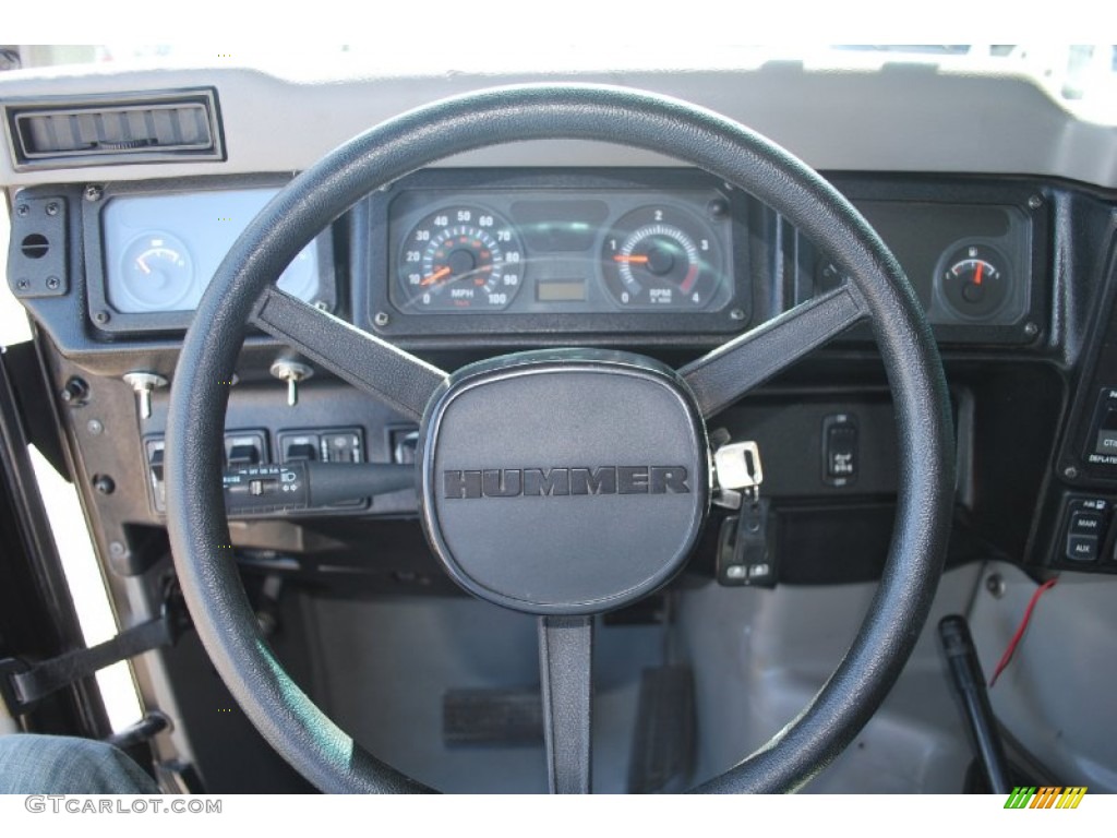 2003 Hummer H1 Wagon Cloud Gray Steering Wheel Photo #84236174