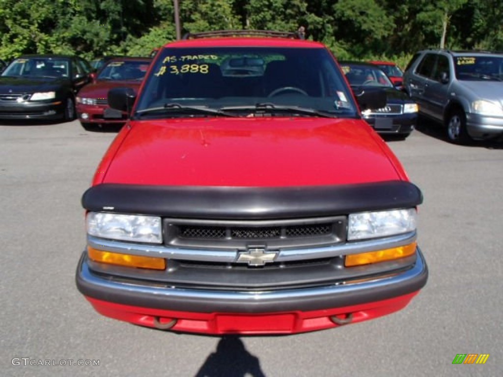 2000 Blazer LS 4x4 - Victory Red / Graphite Gray photo #2