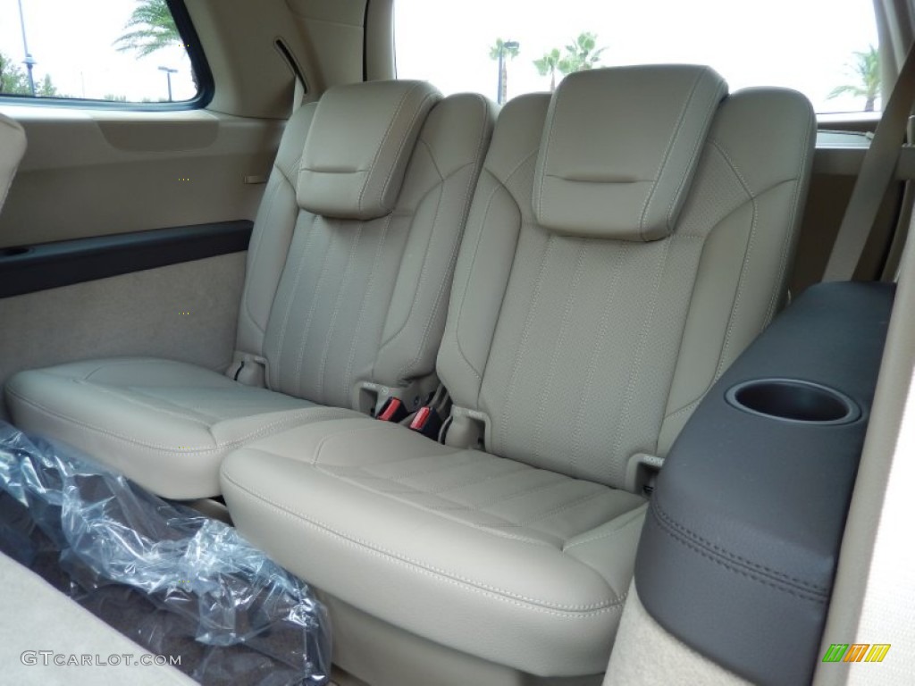 2014 Mercedes-Benz GL 450 4Matic Rear Seat Photo #84240950