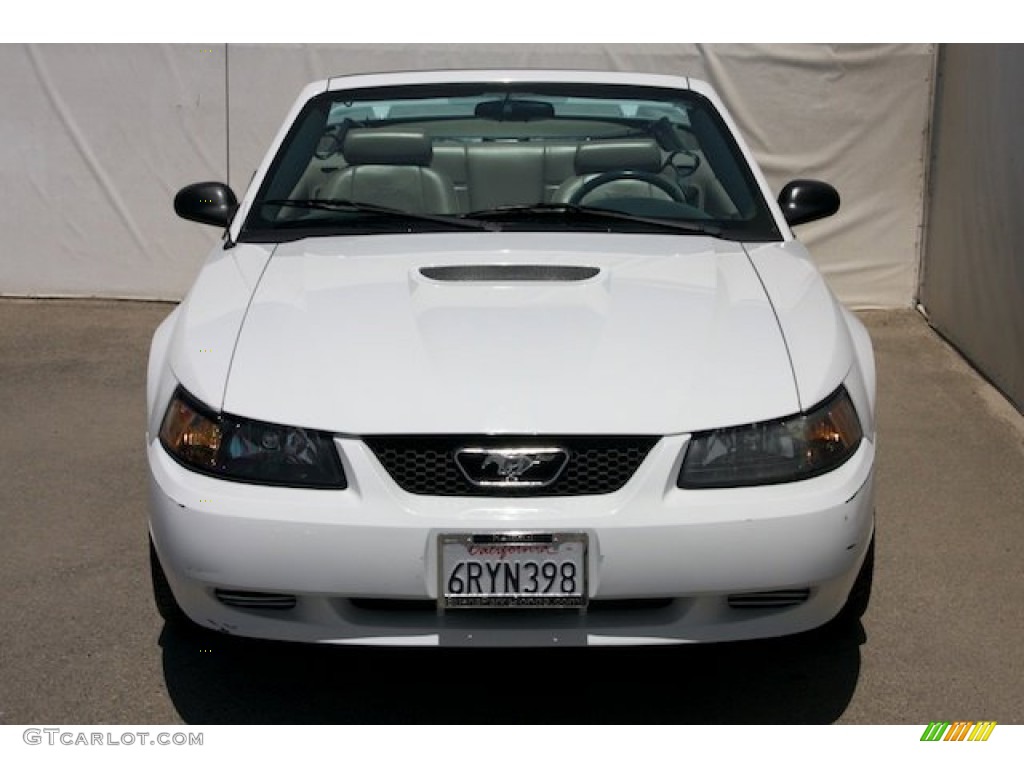 2002 Mustang V6 Convertible - Oxford White / Medium Parchment photo #8