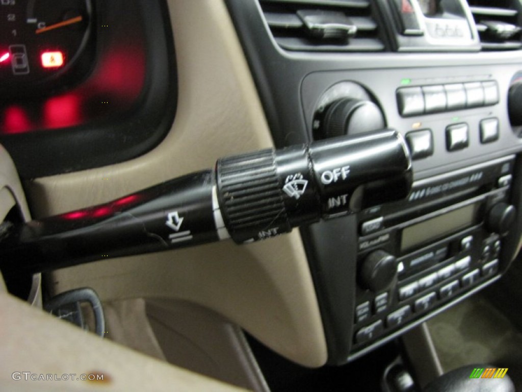 2002 Accord EX Sedan - Taffeta White / Ivory photo #19