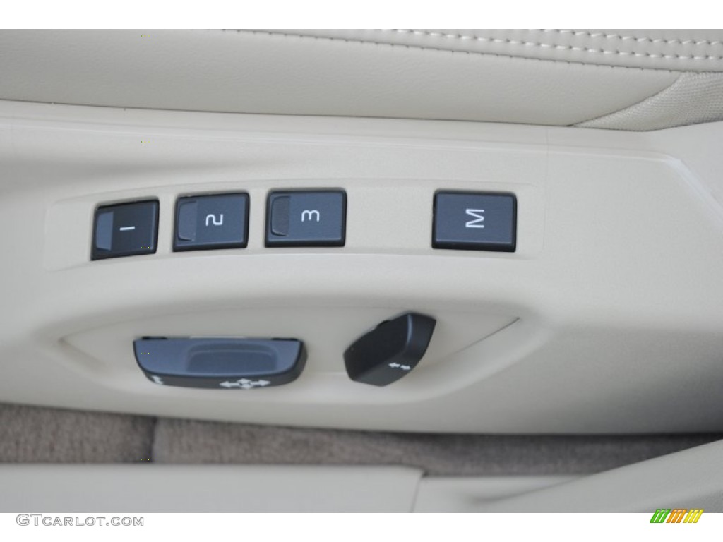 2014 Volvo S60 T5 Controls Photo #84246776
