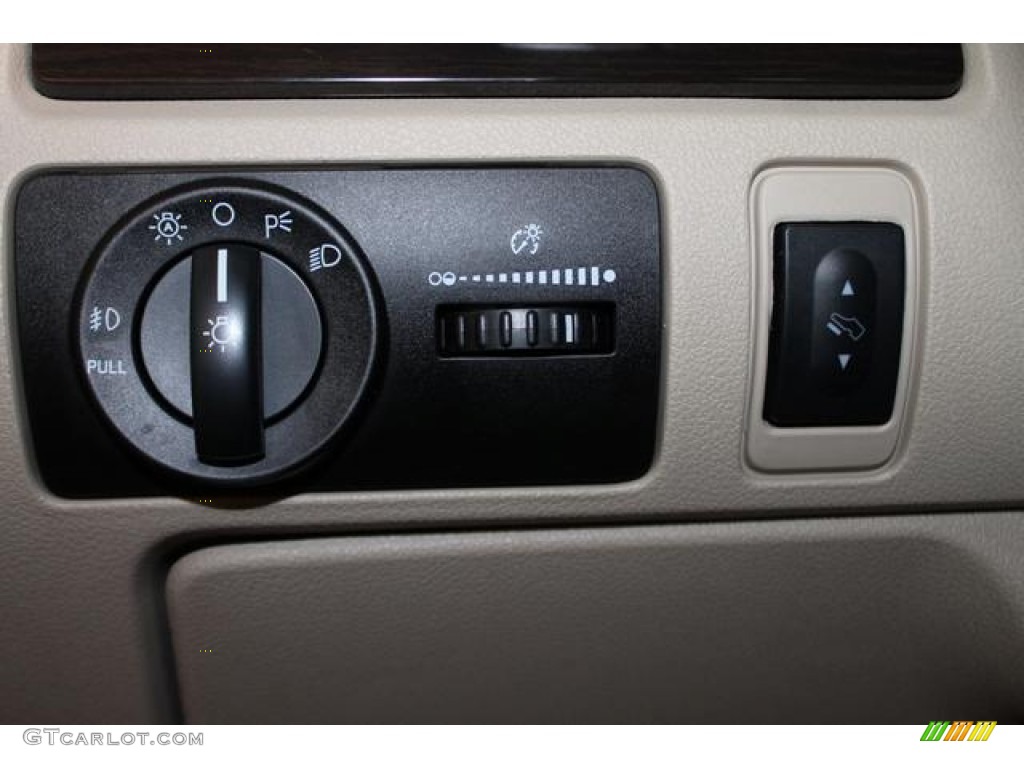 2004 Mercury Monterey Premier Controls Photos