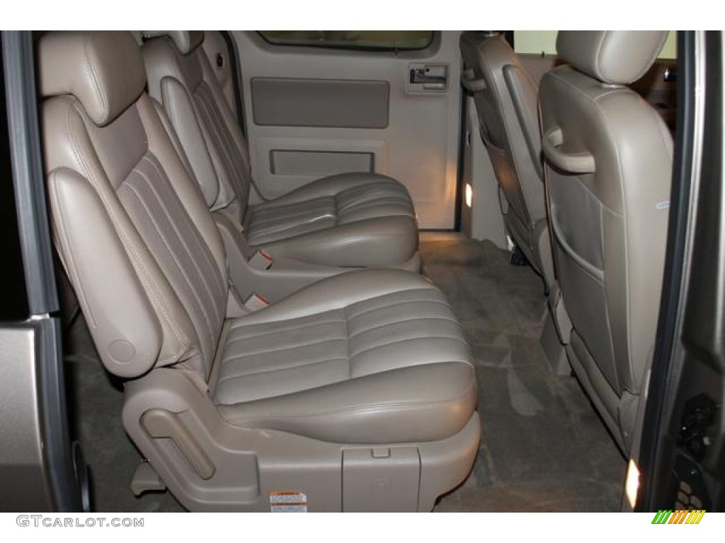 2004 Monterey Premier - Arizona Beige Metallic / Pebble photo #57