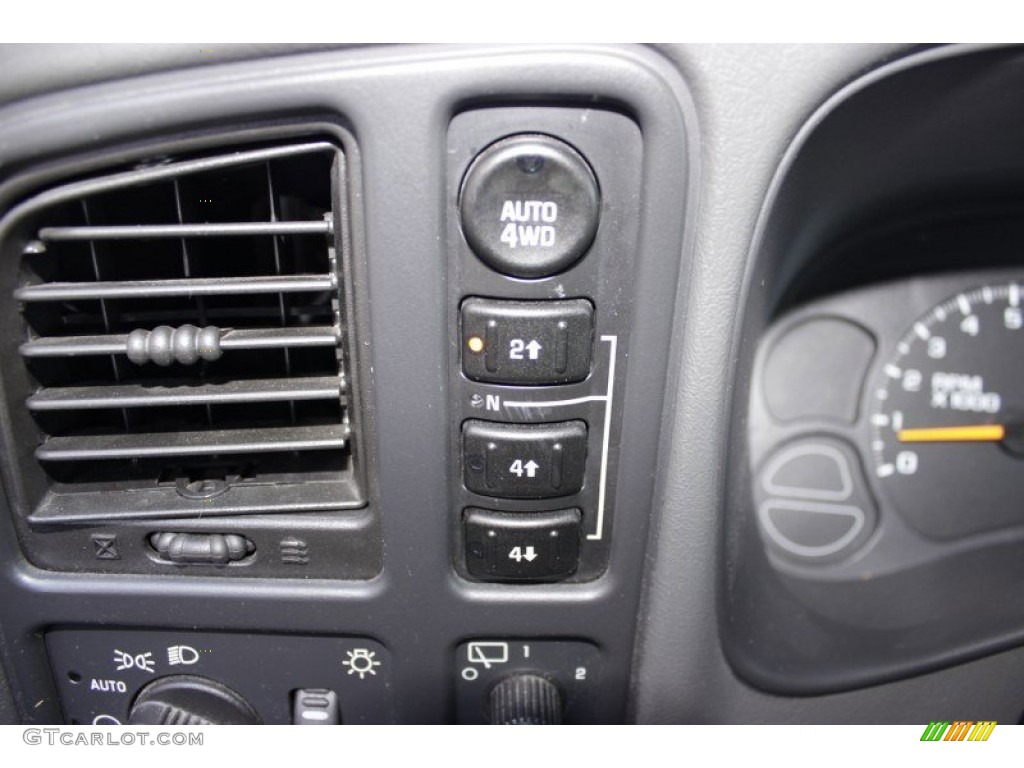 2003 Tahoe Z71 4x4 - Summit White / Gray/Dark Charcoal photo #27