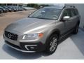 Front 3/4 View of 2014 XC70 3.2